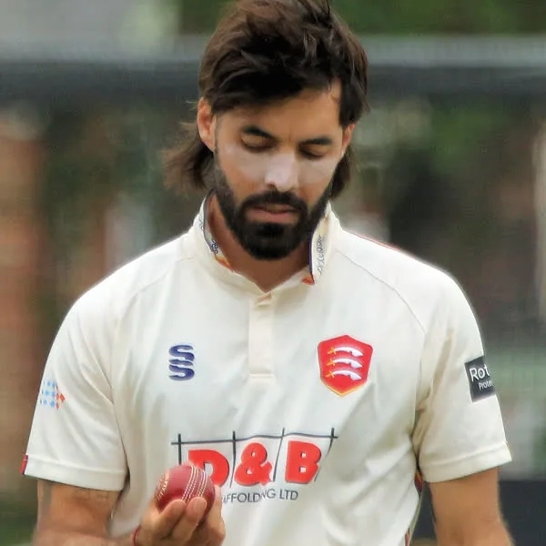 Shane Snater portrait in Essex County Championship playing shirt