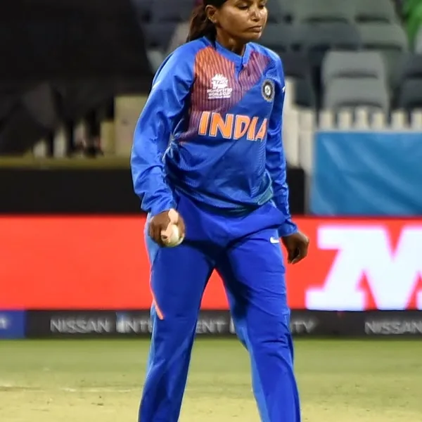 Rajeshwari Gayakwad portrait in India T20 World Cup playing shirt