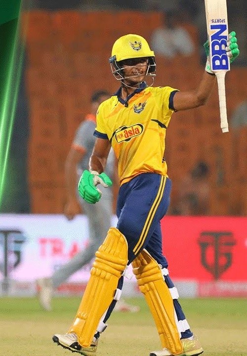 Hasnain Majid portrait in Gujranwala Giants Pakistan Junior League shirt