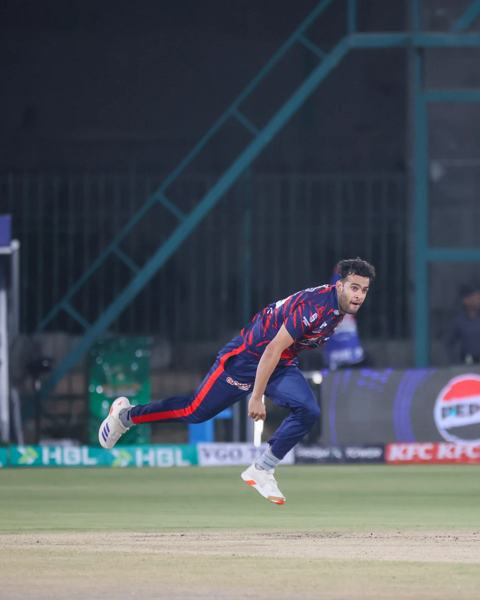 Hamza Sohail portrait in Official Karachi Kings HBL PSL 11 playing shirt