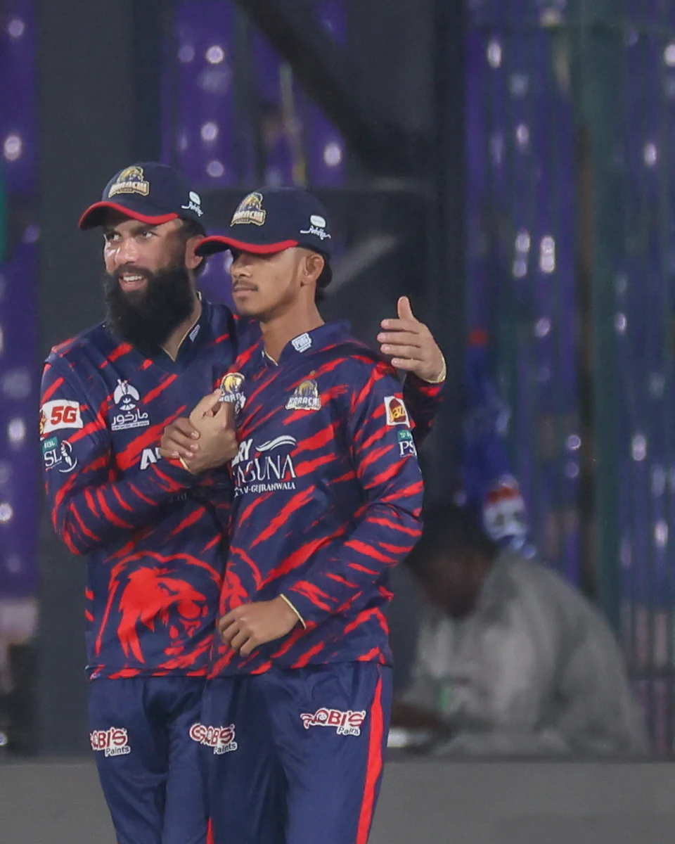 Haroon Arshad portrait in Official Karachi Kings HBL PSL 11 playing shirt Haroon Arshad portrait in Official Karachi Kings HBL PSL 11 playing shirt