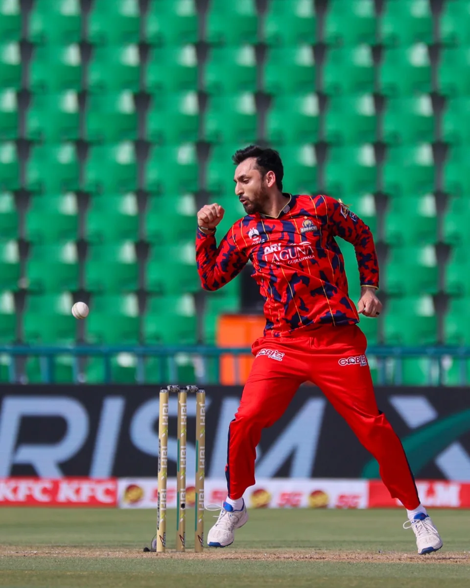 Mohammad Abbas Afridi portrait in Official Karachi Kings HBL PSL 11 playing shirt