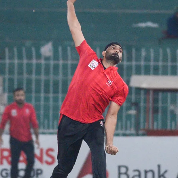 Nisar Ahmed portrait in Lahore Region Blues 2024/25 National T20 Cup match shirt