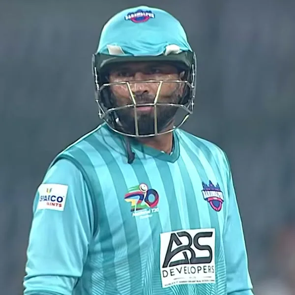 Mohammad Faizan Zafar portrait in Bahawalpur National T20 Cup shirt