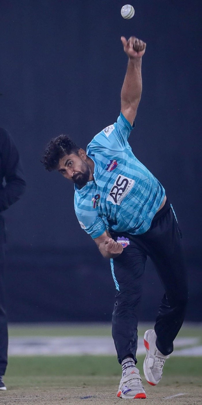 Mohammad Junaid portrait in Bahawalpur National T20 Cup shirt