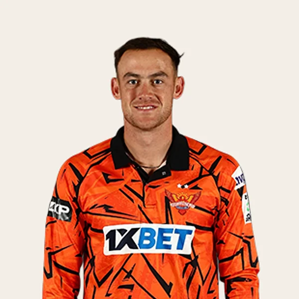 Mitchell van Buuren portrait in Official Sunrisers Eastern Cape squad shirt