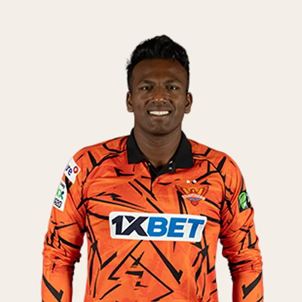 Senuran Muthusamy portrait in Official Sunrisers Eastern Cape squad shirt