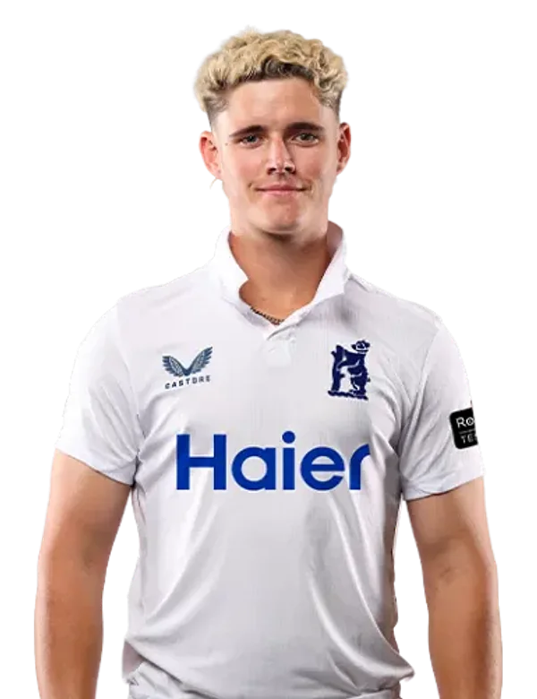 Jacob Bethell portrait in Official Warwickshire men's squad shirt